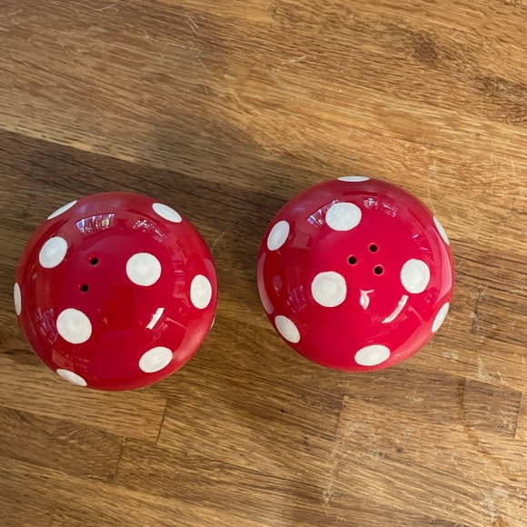 Brand New Never Used Mushroom Salt & Pepper Shakers - Picture 4 of 4